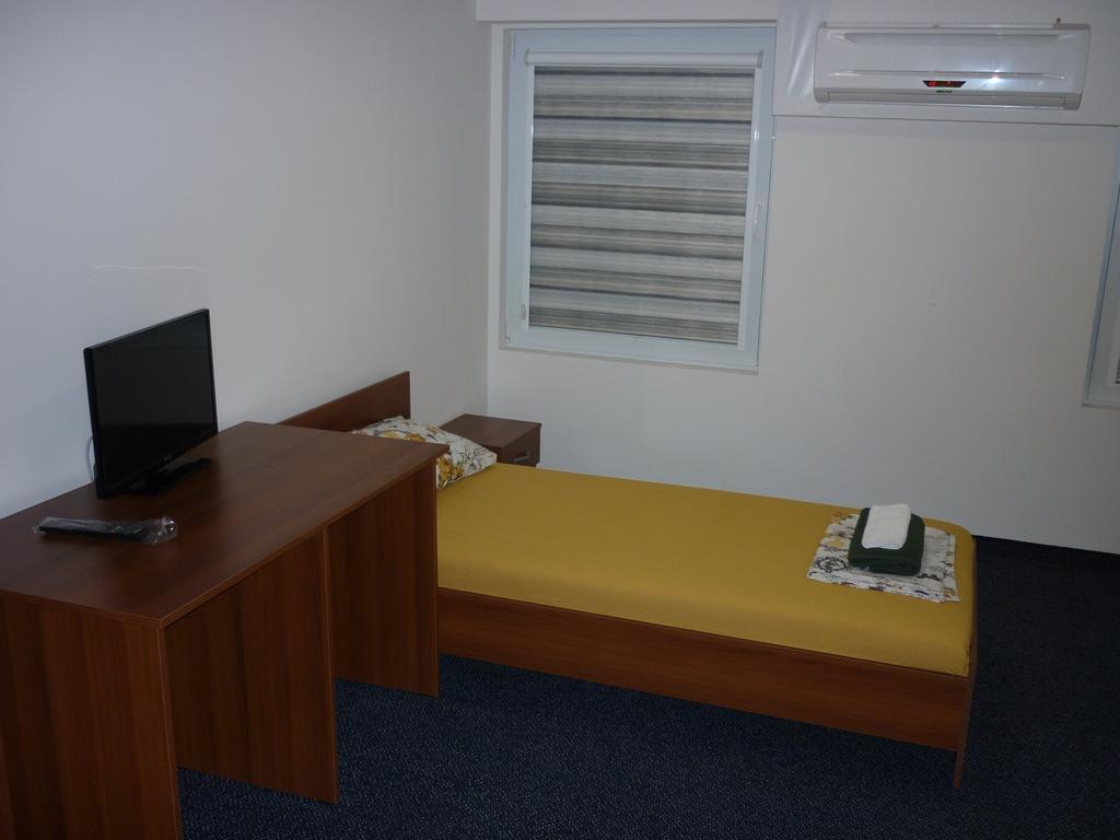Yalta Guesthouse 鲁塞 外观 照片